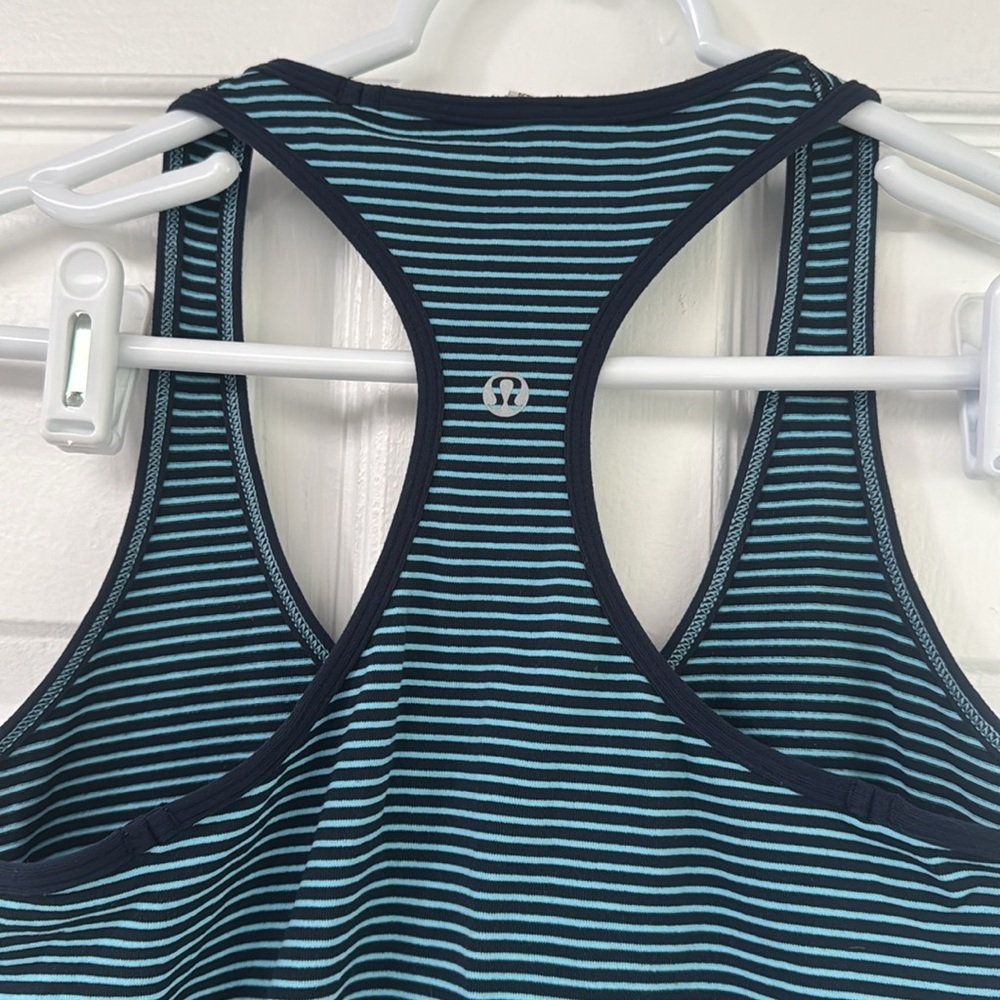Lululemon Racerback Tank Top Women's Athletic Sleeveless Blue Activewear size 8 - Picture 4 of 5